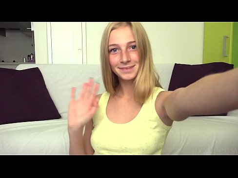 ❤️ Når jeg kjeder meg onanerer jeg dovent den rosa fitten min ❤️ Sexvideo hos oss ️❤
