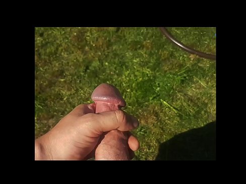 ❤️ Hot hottie får den rosa fitten hennes knullet og kommer med en sprut i en sommerhage ❤️ Sexvideo hos oss ️❤