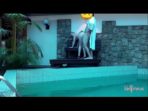 ❤️ Sjef inviterer hushjelp til bassenget, men kunne ikke motstå en varm ❤️ Sexvideo hos oss ️❤