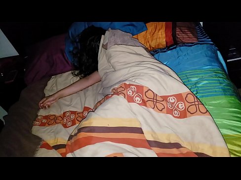 ❤️ Stesønn skjelter ut sin unge stemor mens hun sover. ❤️ Sexvideo hos oss ️❤